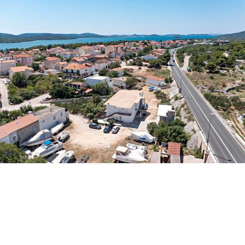 Apartments with a parking space Pirovac, Sibenik - 13263
