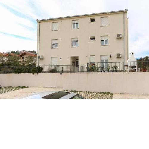 Apartments with a parking space Podstrana, Split - 12837