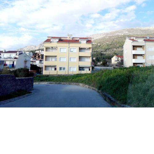 Apartments with a parking space Podstrana, Split - 15539