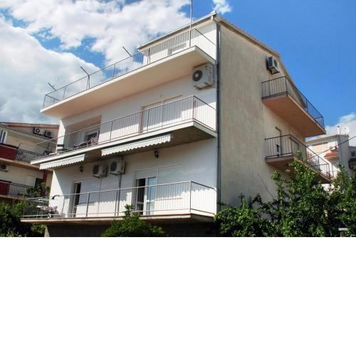 Apartments with a parking space Podstrana, Split - 5250