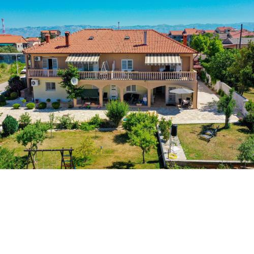 Apartments with a parking space Privlaka, Zadar - 12957