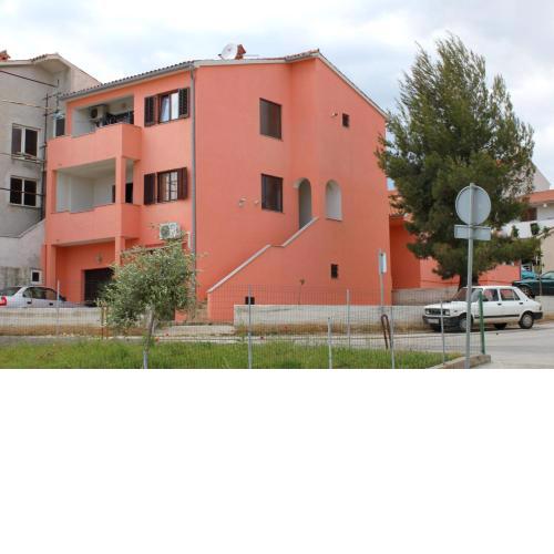 Apartments with a parking space Pula - 10429