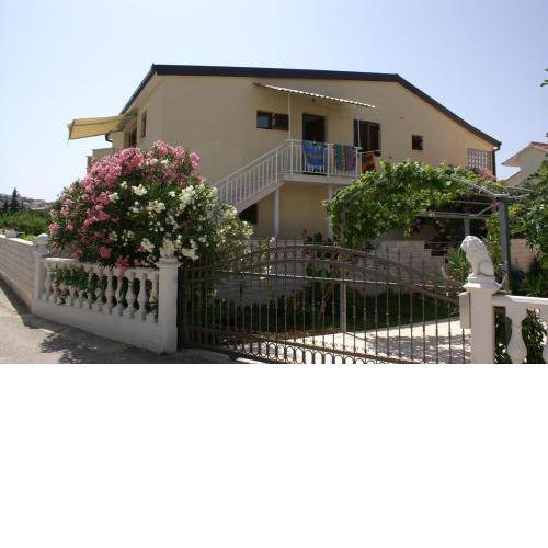 Apartments with a parking space Rogoznica - 4218