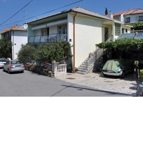 Apartments with a parking space Senj - 5572