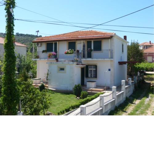 Apartments with a parking space Slatine, Ciovo - 15175