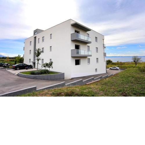 Apartments with a parking space Split - 11863