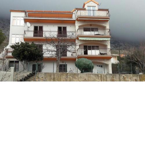 Apartments with a parking space Stanici, Omis - 12312