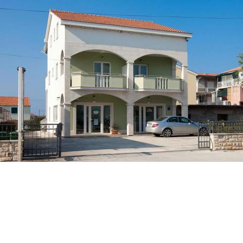 Apartments with a parking space Sukosan, Zadar - 14419