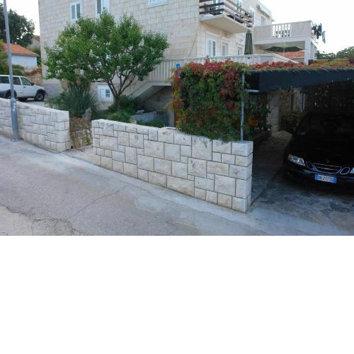 Apartments with a parking space Supetar, Brac - 13180