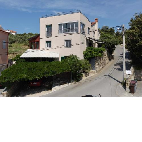 Apartments with a parking space Supetarska Draga - Gonar, Rab - 4987