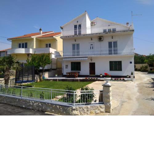 Apartments with a parking space Tribunj, Vodice - 16302