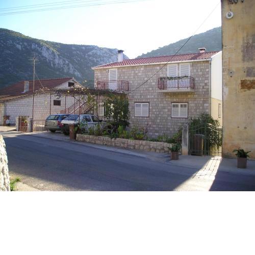 Apartments with a parking space Trpanj, Peljesac - 15710
