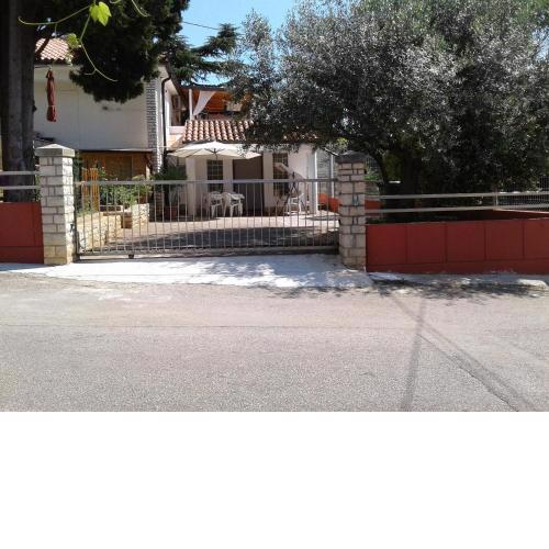 Apartments with a parking space Umag - 17633