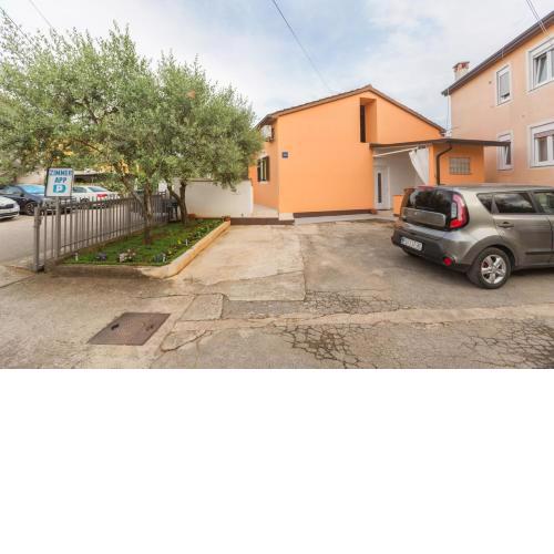 Apartments with a parking space Umag - 19776