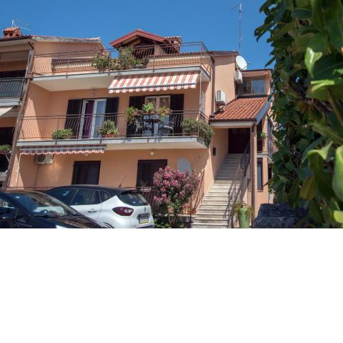 Apartments with a parking space Umag - 2529