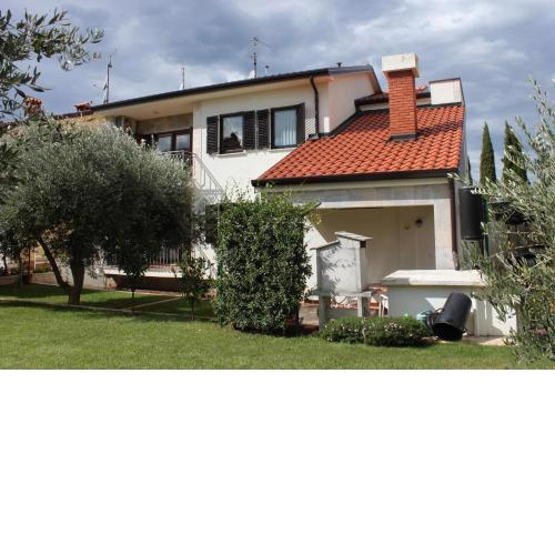 Apartments with a parking space Umag - 7060