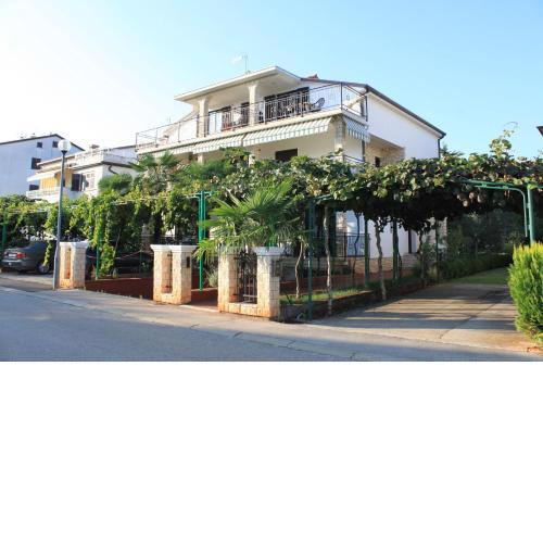 Apartments with a parking space Umag - 7094