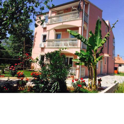 Apartments with a parking space Valbandon, Fazana - 13429