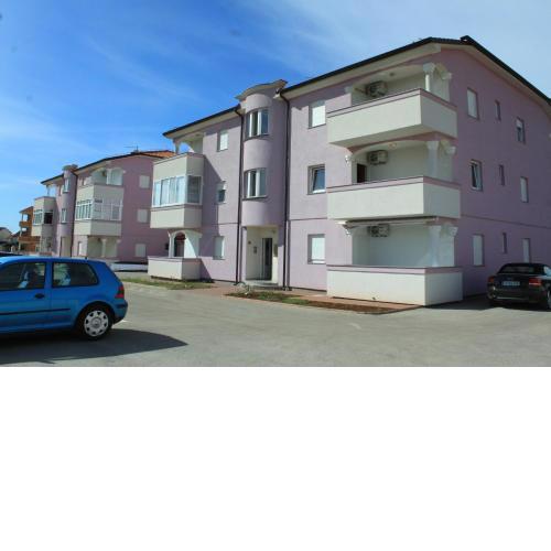 Apartments with a parking space Valbandon, Fazana - 7258