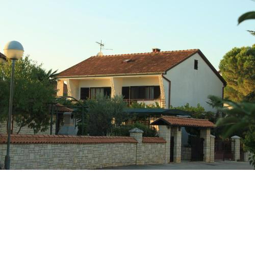 Apartments with a parking space Valbandon, Fazana - 7307