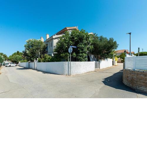 Apartments with a parking space Vir - Torovi - Vir - Pedinka, Vir - 294