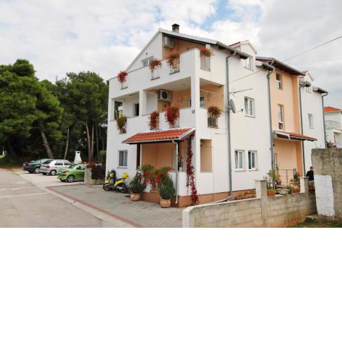 Apartments with a parking space Zadar - 5816