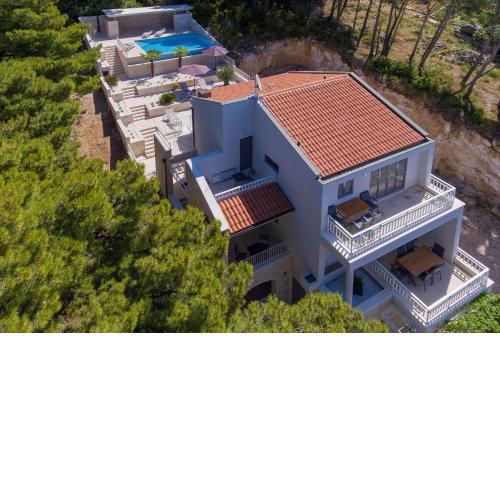 Apartments with a swimming pool Brela, Makarska - 19345