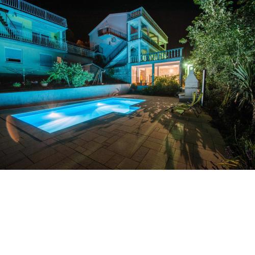 Apartments with a swimming pool Dramalj, Crikvenica - 5551
