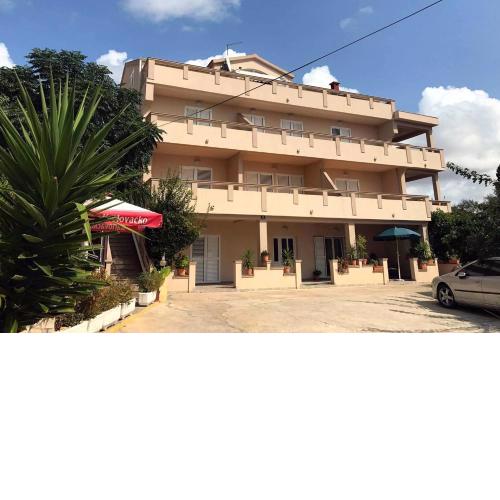 Apartments with a swimming pool Novalja, Pag - 211