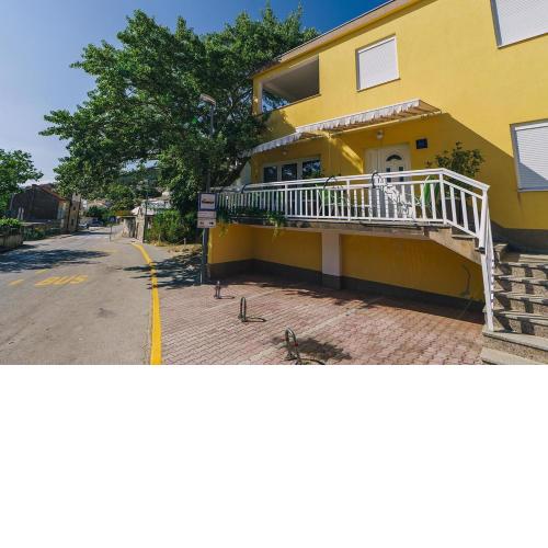 Apartments with free private parking