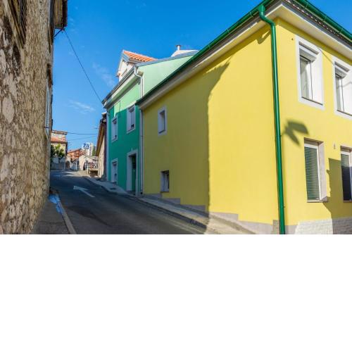 Apartments with WiFi Rijeka - 15901