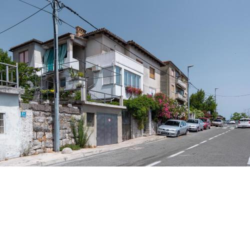 Apartments with WiFi Rijeka - 7825