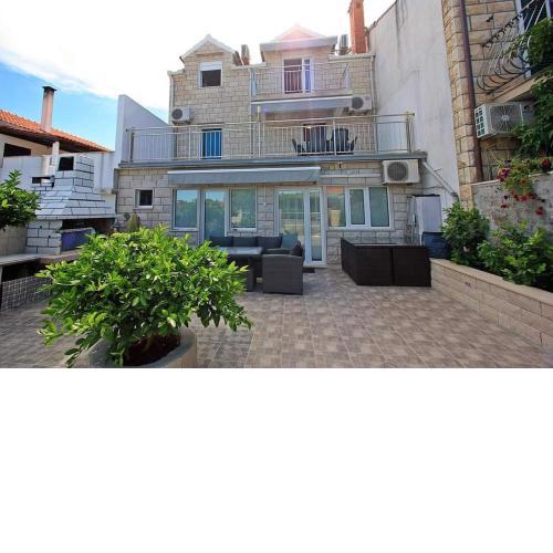 Apartments with WiFi Supetar, Brac - 5665