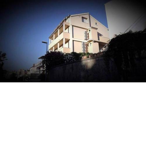 Appealing Apartment 8 sleeps 3 guests