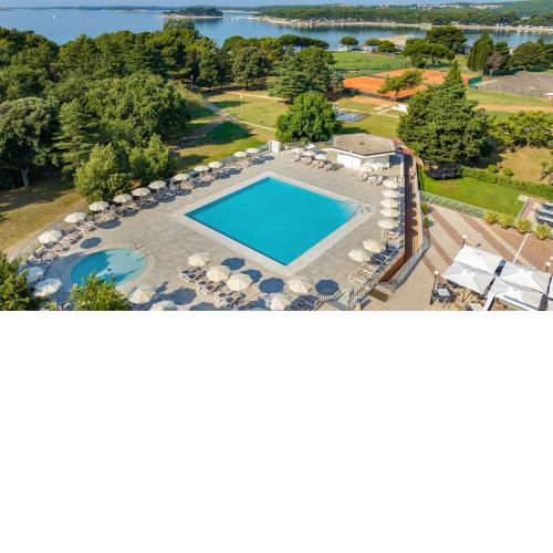Arena Hotel Holiday
