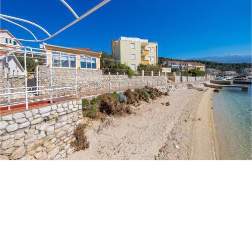 Awesome Apartment In Barbat Na Rabu