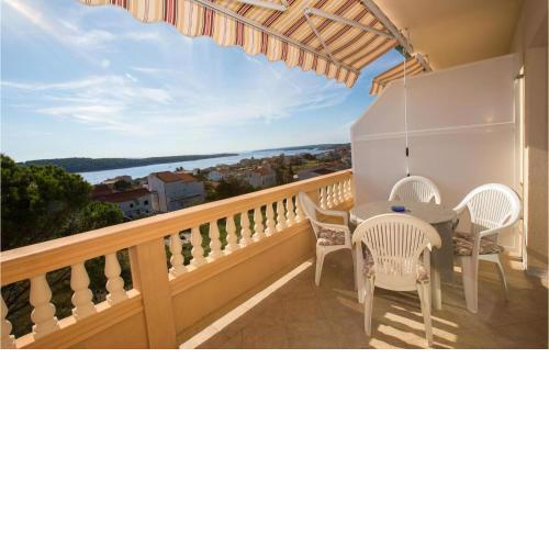 Awesome Apartment In Barbat With Wifi