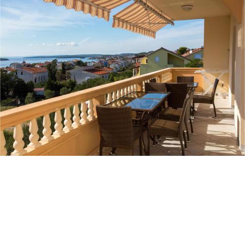 Awesome Apartment In Barbat With Wifi