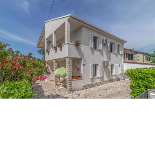 Awesome Apartment In Jadranovo With Wifi
