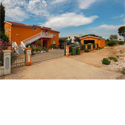 Awesome Apartment In Vodice With Kitchen