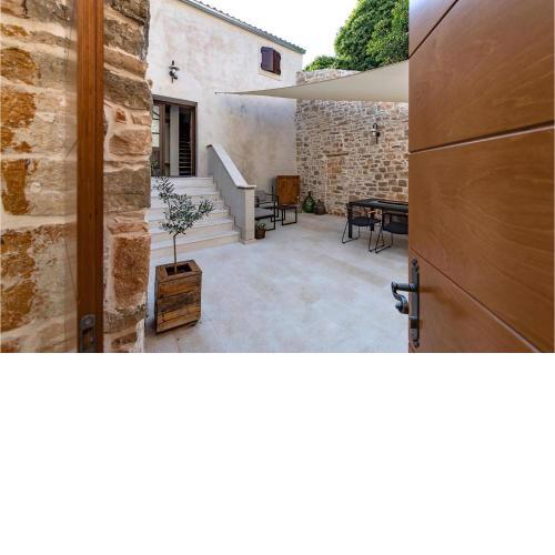 Awesome Home In Bale With Wifi