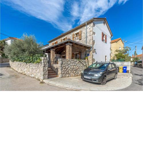 Awesome Home In Malinska With Wifi