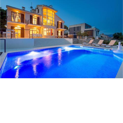 Awesome Home In Matulji With 5 Bedrooms, Jacuzzi And Wifi