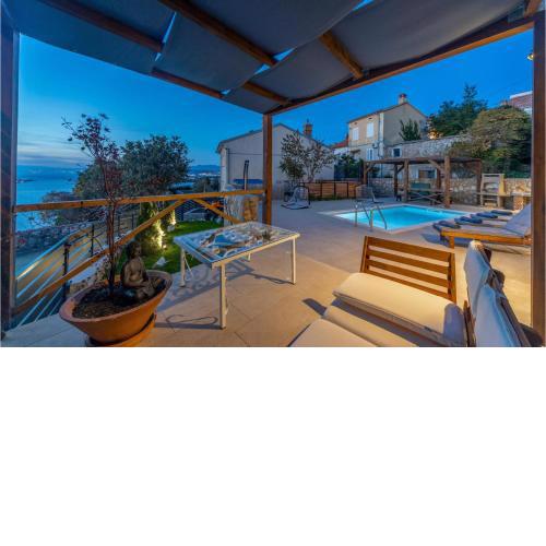 Awesome Home In Omisalj With Kitchen