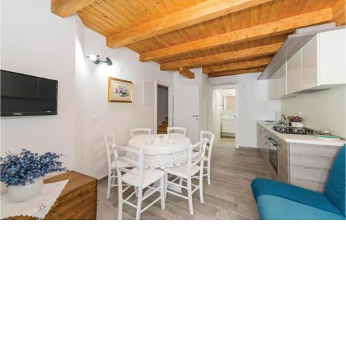 Awesome Home In Pag With Wifi