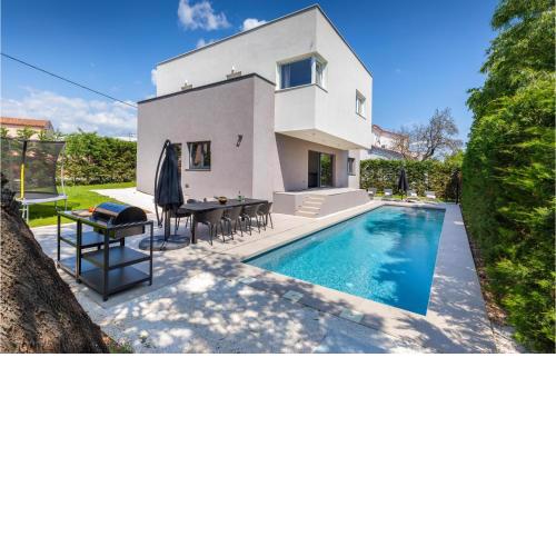 Awesome Home In Pula With Outdoor Swimming Pool, Wifi And Jacuzzi