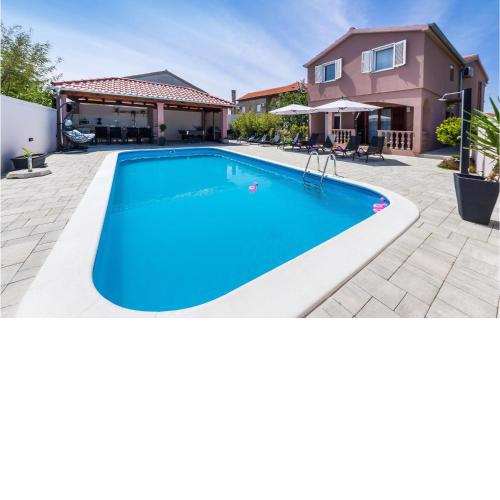 Awesome Home In Zaton With Outdoor Swimming Pool