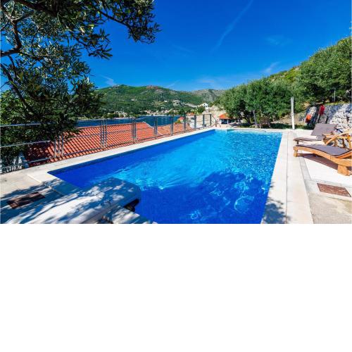 Awesome Home In Zaton