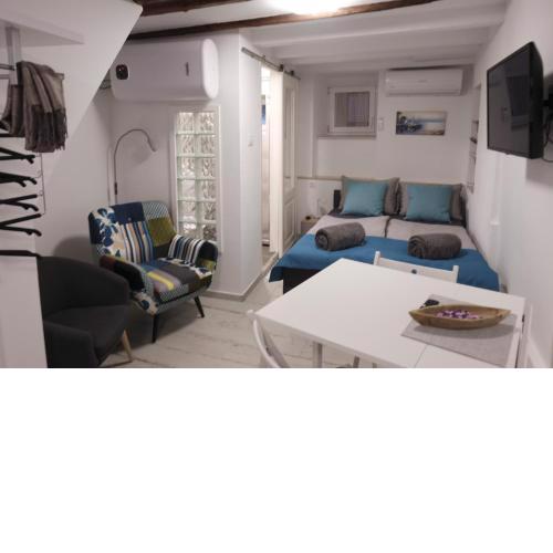 Azure - Apartment, in the heart of the Old town