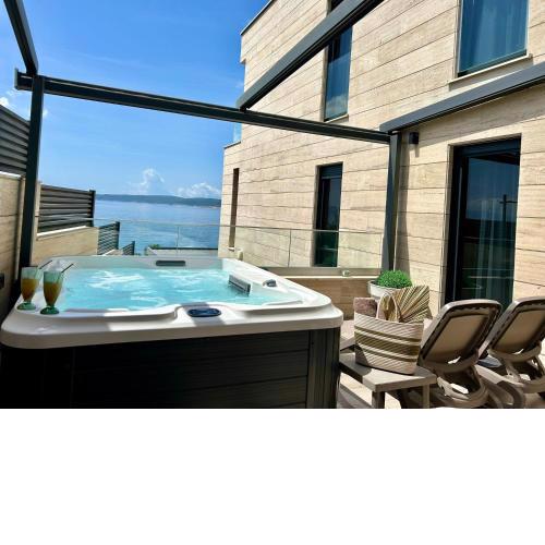 BEACH FRONT VILLA FRAN - DELUXE SEA VIEW SUITE with private jacuzzi # 3